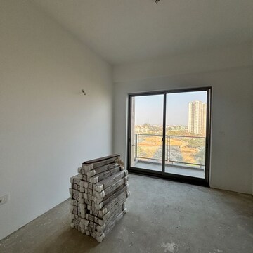 Room in 2 BHK Apartment at Shalimar One World Belvedere Court 3, Malesemau – for Sale