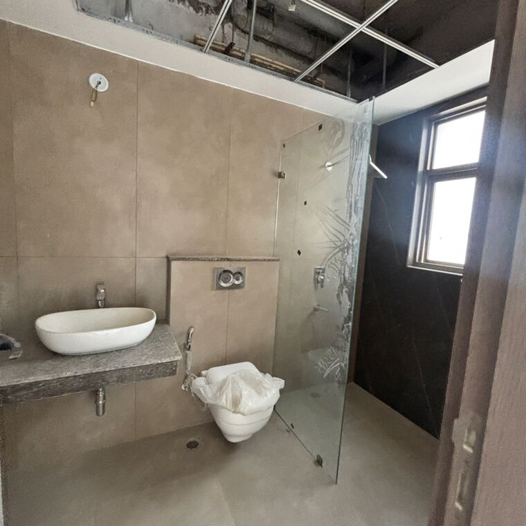 Bathroom, shalimar-one-world-belvedere-court-3 2 Bedroom 943 Sq.Ft. Apartment In Malesemau Lucknow 9940113