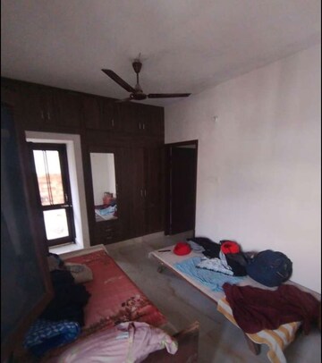 Bedroom in 2 BHK Builder Floor at Sector 45 – for Rent
