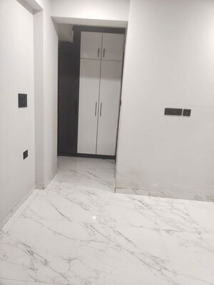 Room in 3 BHK Apartment at Experion The Westerlies, Sector 108 – for Rent