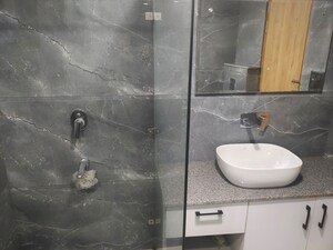 Bathroom in 3 BHK Apartment at Experion The Westerlies, Sector 108 – for Rent