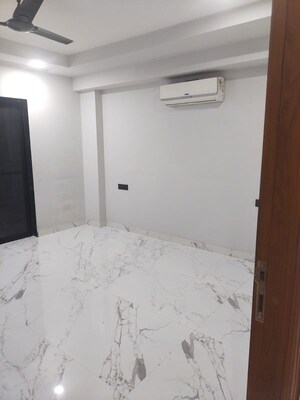 Room in 3 BHK Apartment at Experion The Westerlies, Sector 108 – for Rent