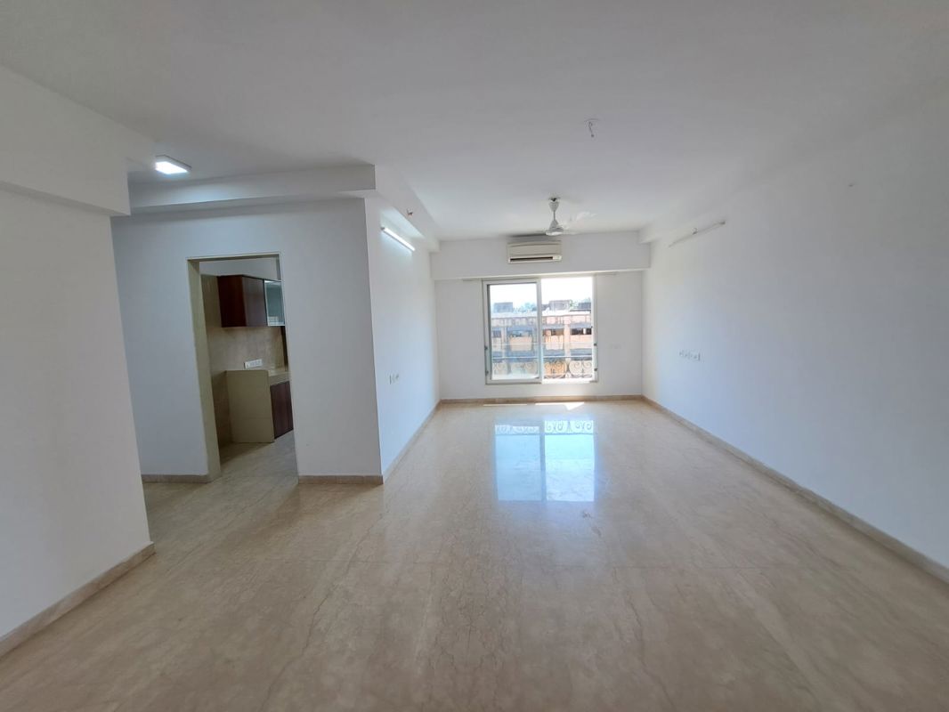 2 BHK Apartment For Rent in Kanakia Paris
