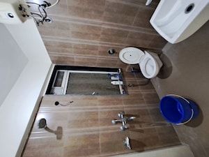Bathroom in 2 BHK Apartment at Shamik Elanza Santacruz, Vakola – for Sale