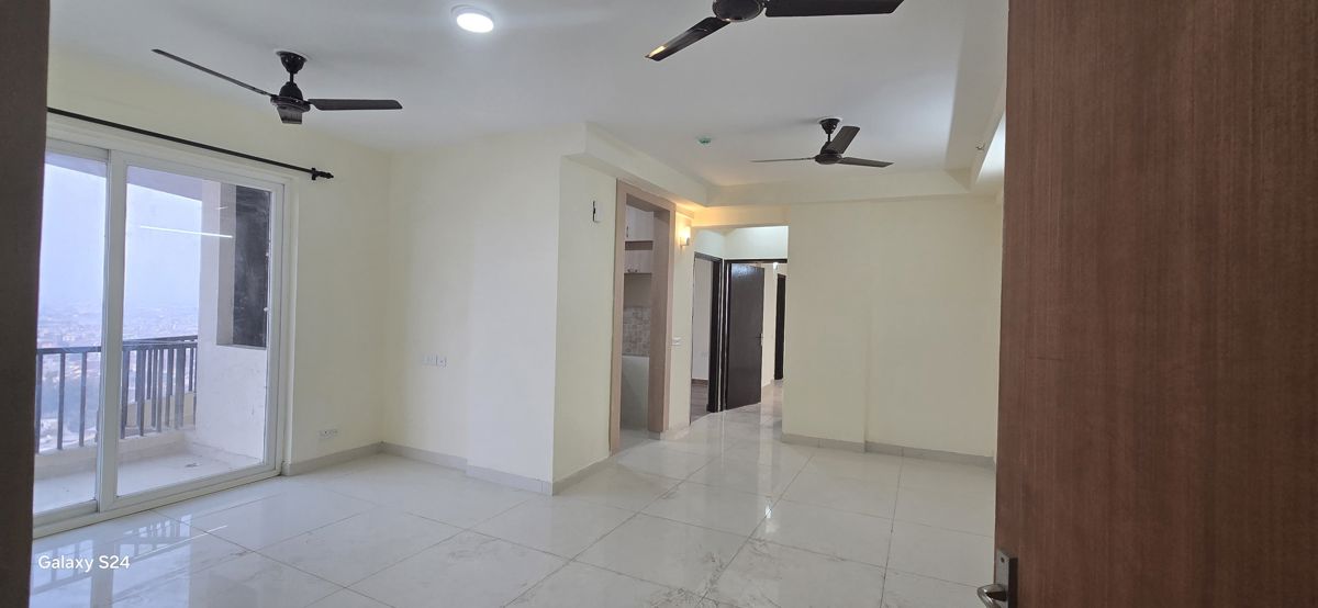 3 BHK Apartment For Sale in Amrapali Heartbeat City