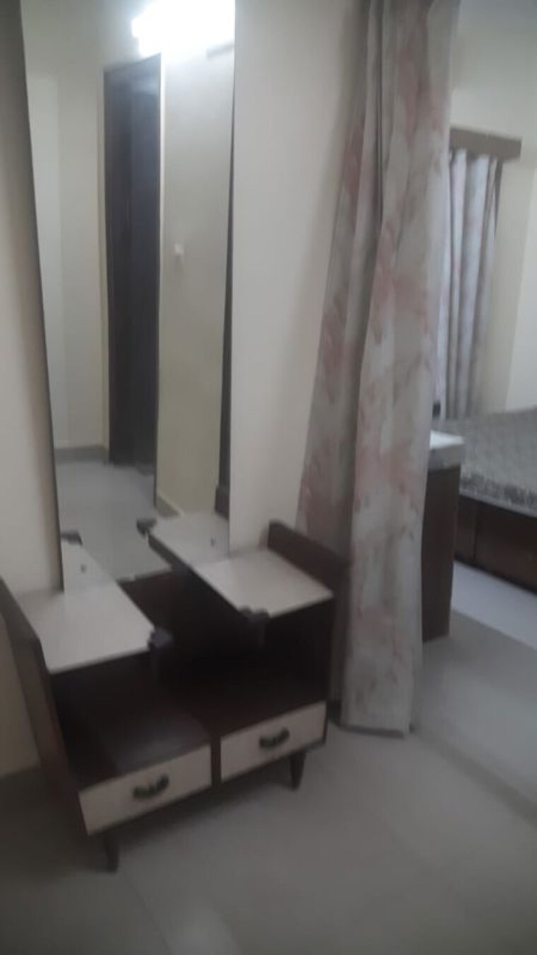 undefined, lajpat nagar 4 2 Bedroom 100 Sq.Yd. Builder Floor In Lajpat Nagar 4 Delhi 9940188