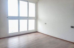 Room in 4 BHK Apartment at New Dindoshi Omkar CHS, Goregaon East – for Sale