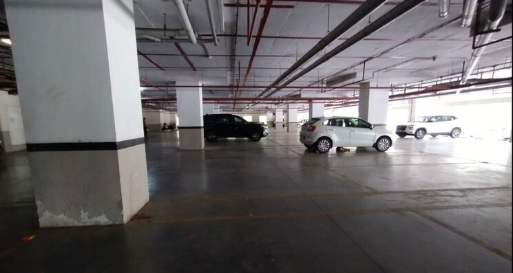 Parking, lodha-supremus-2 Commercial Office Space 867 Sq.Ft. In Wagle Industrial Estate Thane 9939948