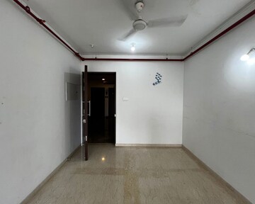 Room in 2 BHK Apartment at Kalpataru Primus Residence, Santacruz East – for Rent
