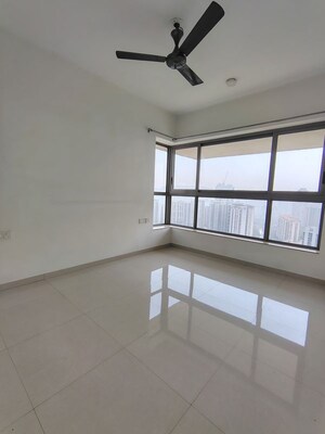 Room in 2 BHK Apartment at Kalpataru Paramount, Kapur Bawdi – for Sale