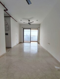2 BHK Apartment For Sale in Kalpataru Paramount