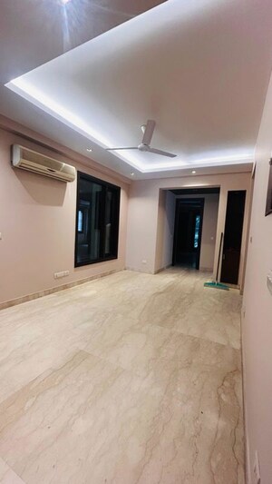 Building Lobby in 3 BHK Builder Floor at Panchsheel Enclave – for Rent
