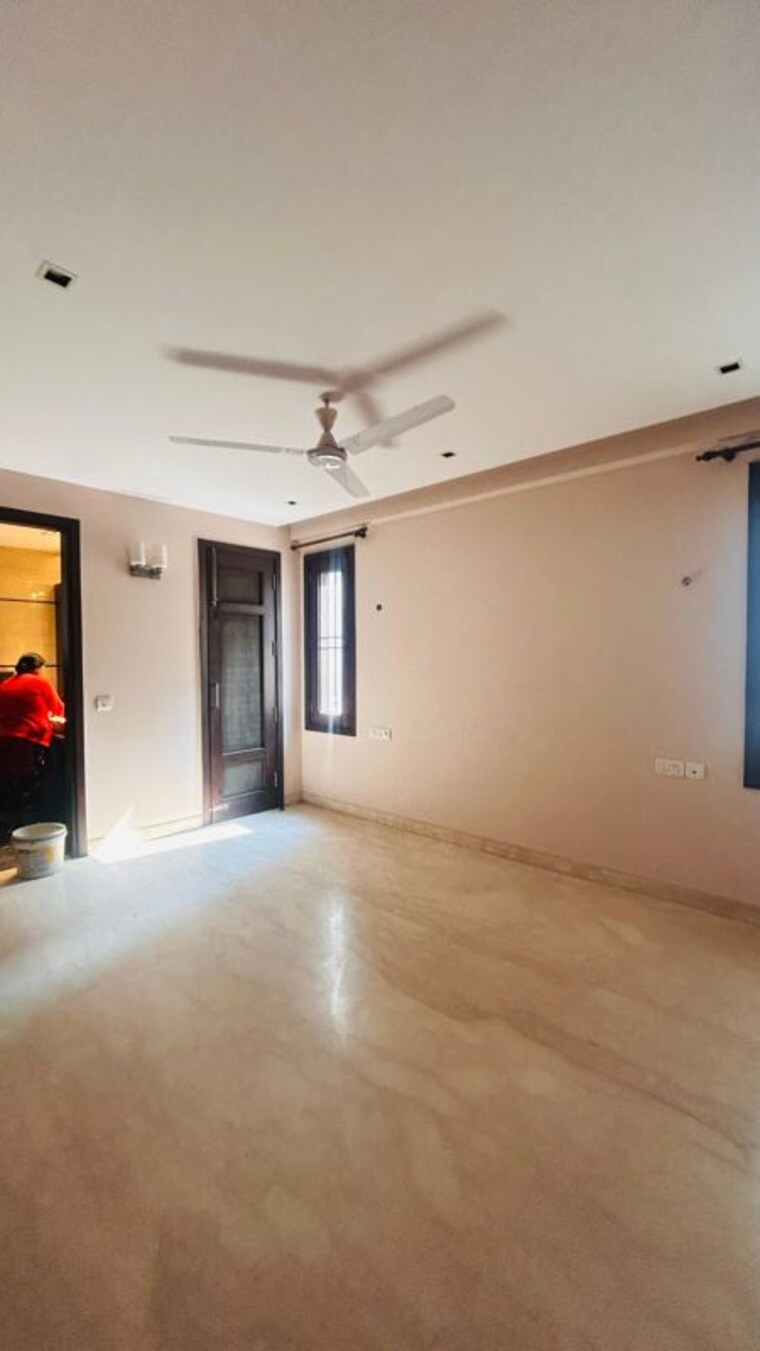 Room, panchsheel enclave 3 Bedroom 265 Sq.Yd. Builder Floor In Panchsheel Enclave Delhi 9940259