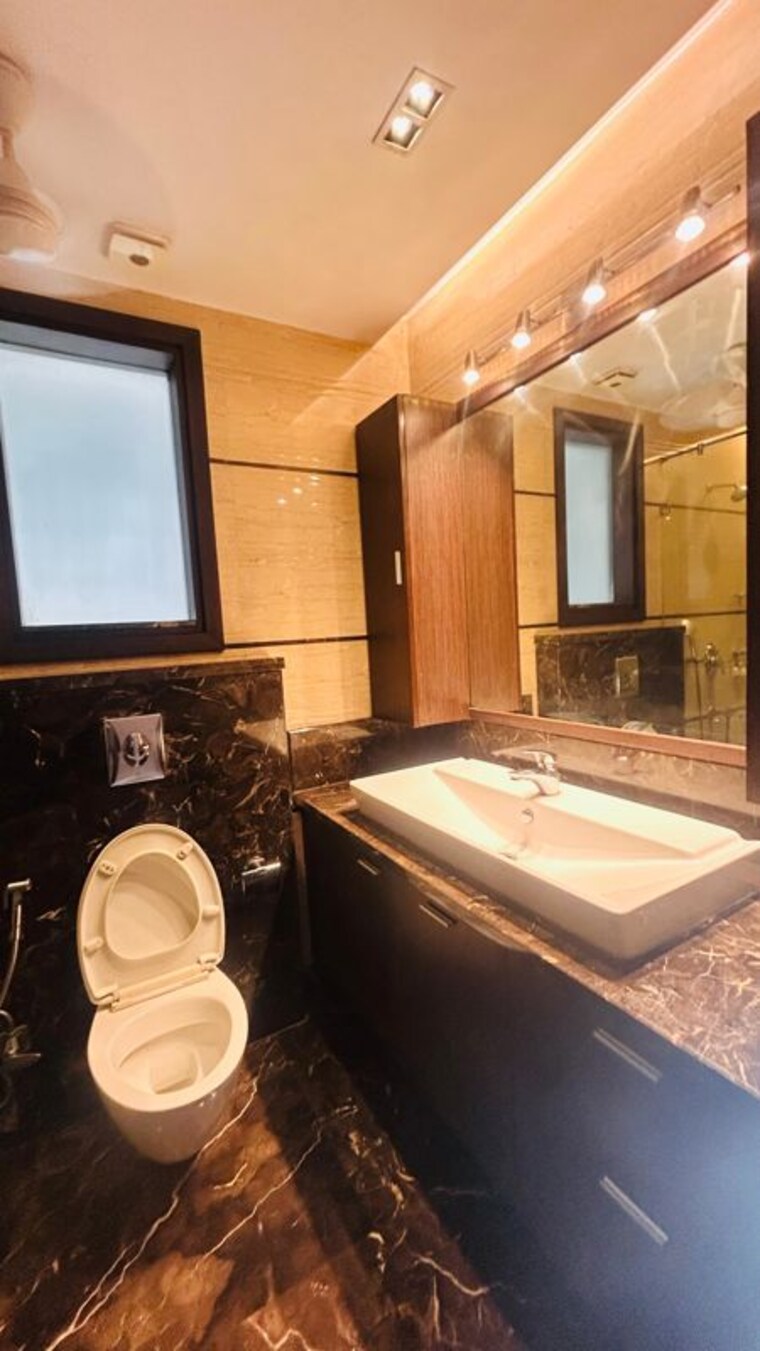 Attached Bathroom, panchsheel enclave 3 Bedroom 265 Sq.Yd. Builder Floor In Panchsheel Enclave Delhi 9940259