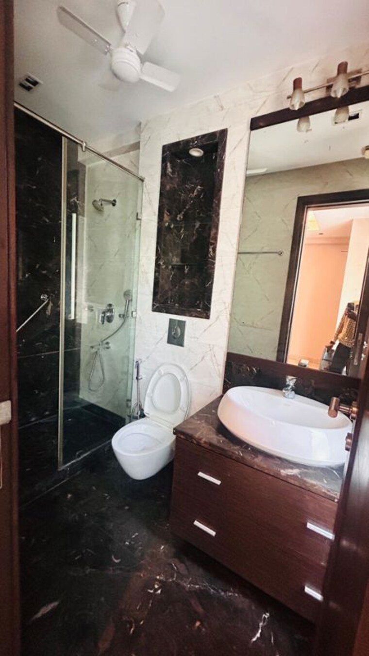 Bathroom, panchsheel enclave 3 Bedroom 265 Sq.Yd. Builder Floor In Panchsheel Enclave Delhi 9940259