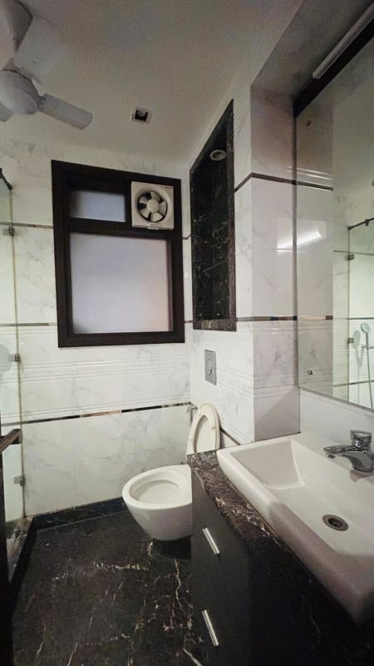 Attached Bathroom, panchsheel enclave 3 Bedroom 265 Sq.Yd. Builder Floor In Panchsheel Enclave Delhi 9940259