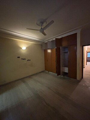 Room in 3 BHK Builder Floor at Greater Kailash I – for Rent