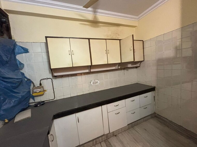 Kitchen, greater kailash i 3 Bedroom 208 Sq.Yd. Builder Floor In Greater Kailash I Delhi 9940261