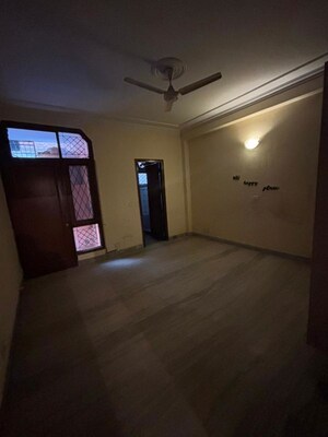 Room in 3 BHK Builder Floor at Greater Kailash I – for Rent