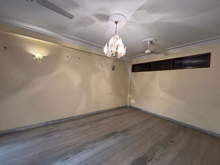 Room, greater kailash i 3 Bedroom 208 Sq.Yd. Builder Floor In Greater Kailash I Delhi 9940261
