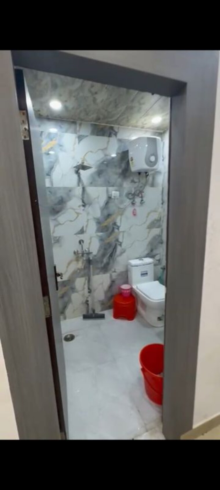 Bathroom, gyan khand i 2 Bedroom 850 Sq.Ft. Builder Floor In Gyan Khand I Ghaziabad 9940262