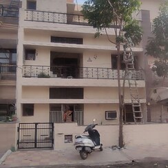 4 BHK + Servant Room,Extra Room Independent House For Sale in Sector 16