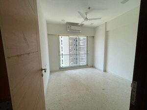 Room in 3 BHK Apartment at Ekta Tripolis, Goregaon West – for Rent