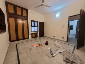 Room in 2 BHK Builder Floor at Malviya Nagar – for Rent