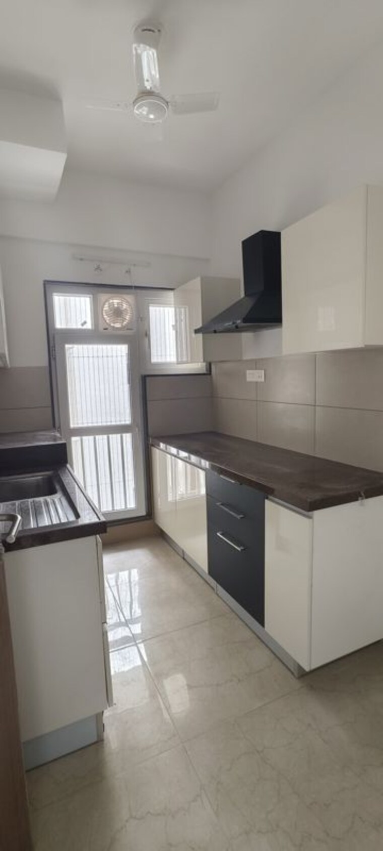 Kitchen, shapoorji-pallonji-bkc-28 2 Bedroom 712 Sq.Ft. Apartment In Bandra East Mumbai 9940279