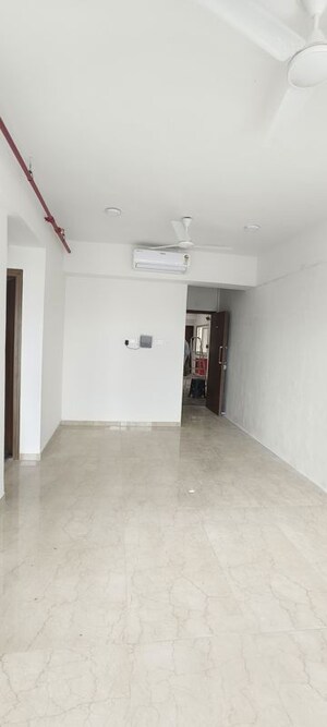 Room in 2 BHK Apartment at Shapoorji Pallonji BKC 28, Bandra East – for Rent
