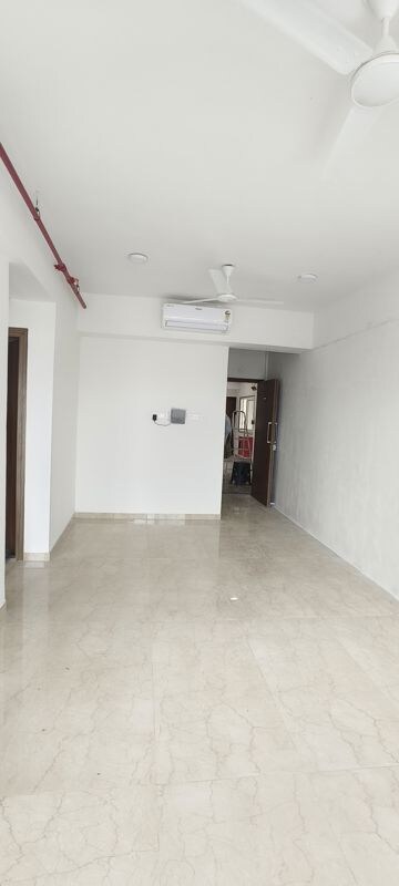 Room in 2 BHK Apartment at Shapoorji Pallonji BKC 28, Bandra East – for Rent