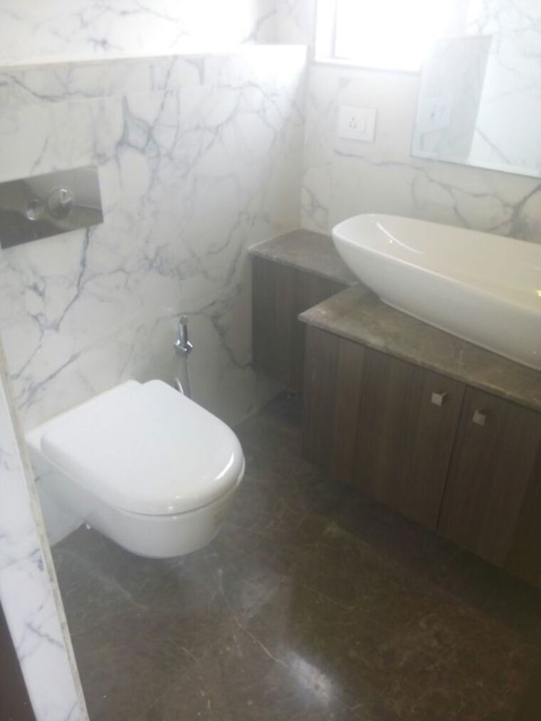 Bathroom, man-shanti-sadn 3 Bedroom 1150 Sq.Ft. Apartment In Bandra West Mumbai 9940256