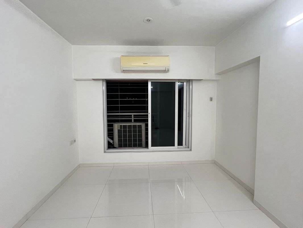 2 BHK Apartment For Rent in Midas Avenue
