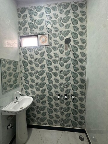 Bathroom in 1 BHK Independent House at Amolik Heights, Sector 88 – for Rent