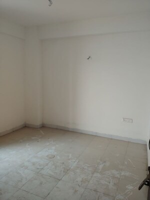 Room in 3 BHK Apartment at Amolik Heights, Sector 88 – for Rent