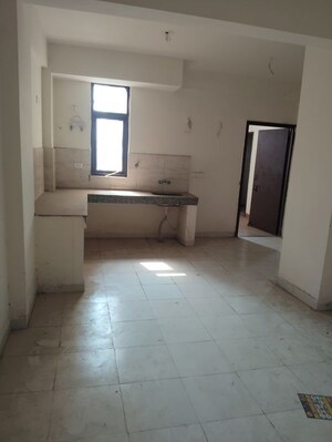 Room in 3 BHK Apartment at Amolik Heights, Sector 88 – for Rent
