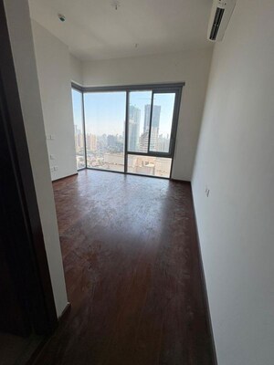 Room in 4 BHK Apartment at Piramal Mahalaxmi, Mahalaxmi – for Sale