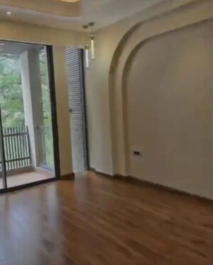 Room in 3 BHK Apartment at Emaar MGF Emerald Hills, Sector 65 – for Rent