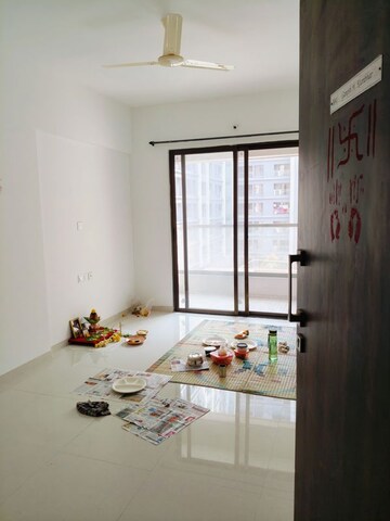 Room in 1 BHK Apartment at Roshan Milestone, Tathawade – for Rent