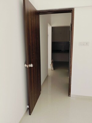 Room in 1 BHK Apartment at Roshan Milestone, Tathawade – for Rent