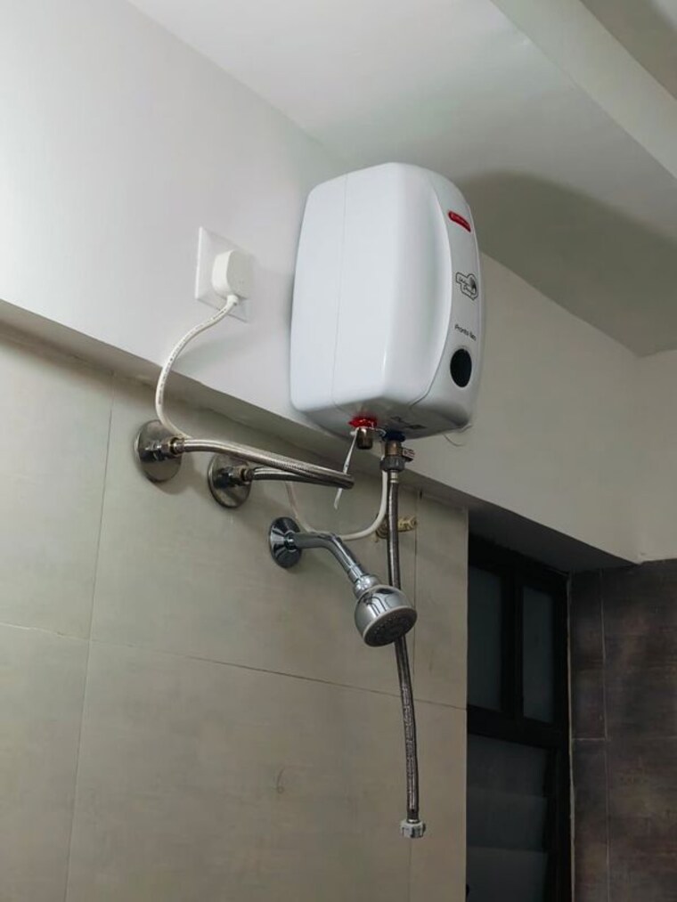 Bathroom, roshan-milestone 1 Bedroom 512 Sq.Ft. Apartment In Tathawade Pune 9940393