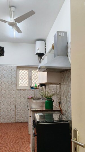 Furnished Amenities in 3 BHK Builder Floor at Vasant Vihar – for Rent