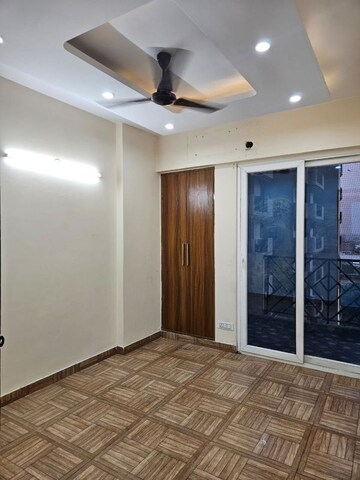 Room in 2 BHK Apartment at Saya Gold Avenue, Vaibhav Khand – for Rent