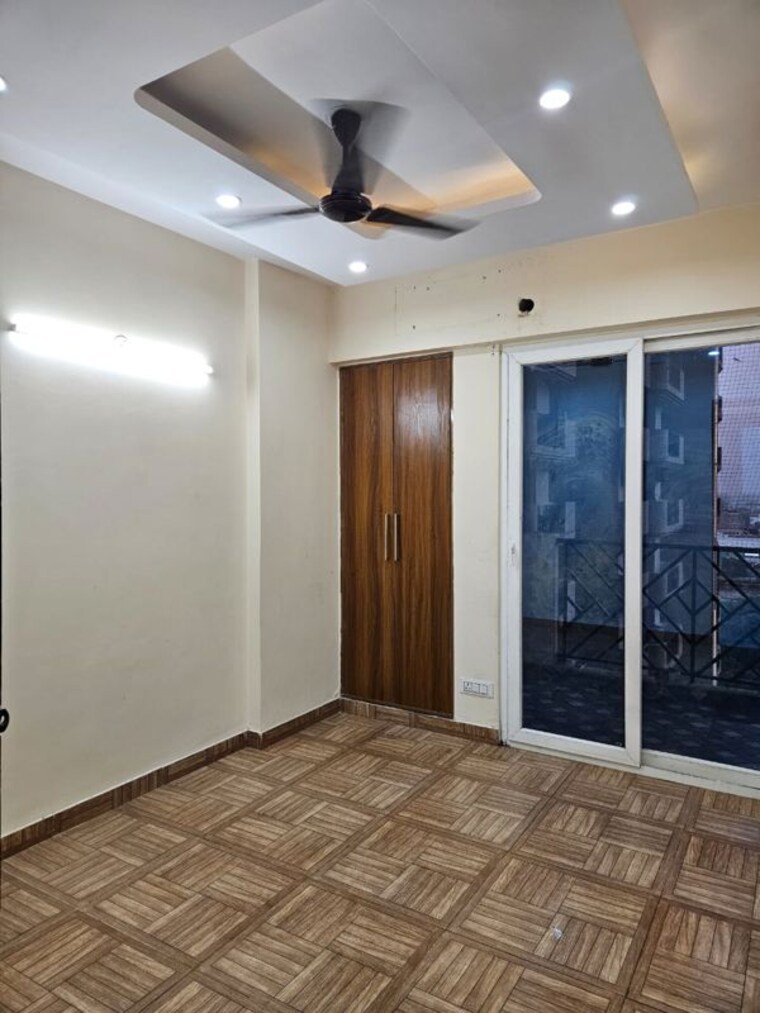Room, saya-gold-avenue 2 Bedroom 1080 Sq.Ft. Apartment In Vaibhav Khand Ghaziabad 9940440