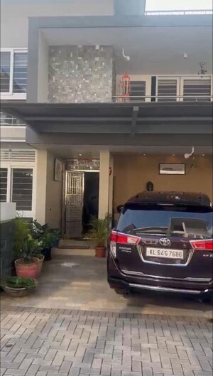 Parking in 3 BHK Independent House at Aluva – for Sale