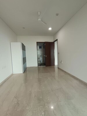 Room in 3 BHK Apartment at Lokhandwala Minerva Mahalaxmi, Mahalaxmi – for Sale