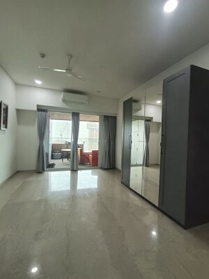 Room in 3 BHK Apartment at Lokhandwala Minerva Mahalaxmi, Mahalaxmi – for Sale