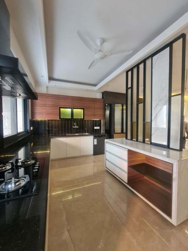 Kitchen, sector 8 dwarka 3 Bedroom 120 Sq.Yd. Builder Floor In Sector 8 Dwarka Delhi 9940504