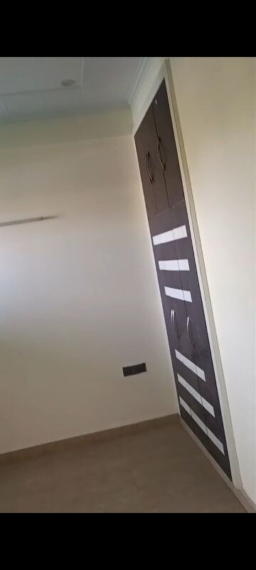 Furnished Amenities in 2 BHK Independent House at Delta Ii Greater Noida – for Rent