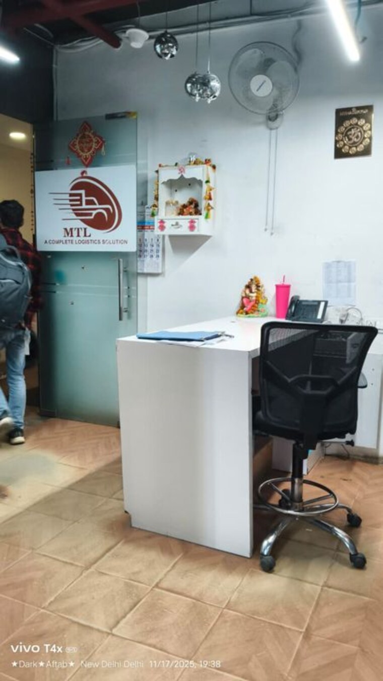 Team Area, netaji subhash place Commercial Office Space 900 Sq.Ft. In Netaji Subhash Place Delhi 9940541